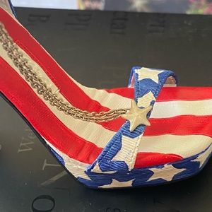 Just The Right Shoe “Stars and Stripes” New in Original Box